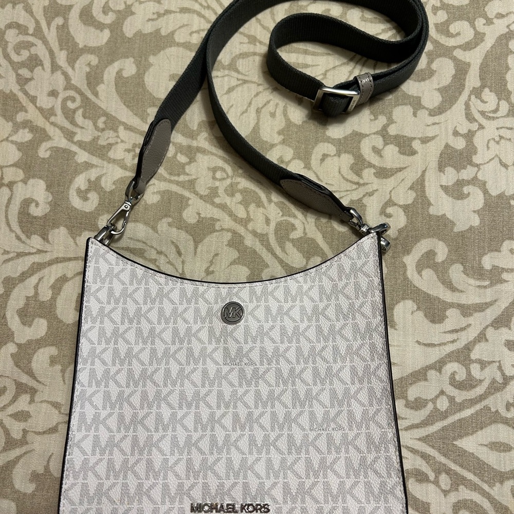 Michael Kors Gray and white small crossbody Bag - Picture 2 of 12